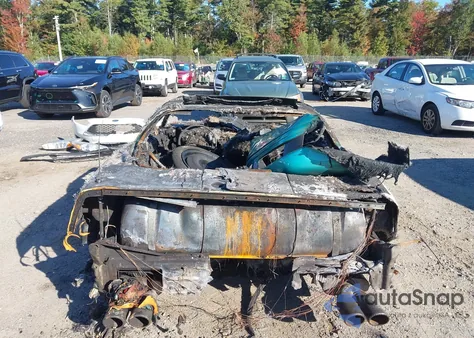 1991 Chevrolet Corvette z USA, uszkodzony, nr VIN 1G1YY2388M5116685